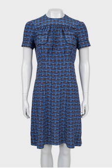 A-line dress with slanted pockets