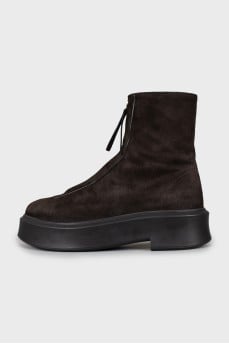 Chunky suede boots