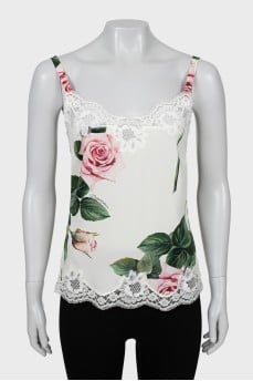 Printed T-shirt decorated with lace
