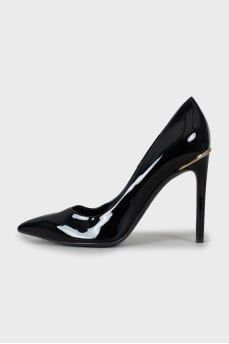 Patent leather stiletto pumps