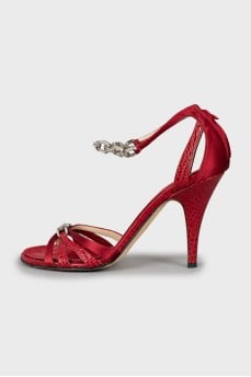 Sandals made of leather and textiles with decor