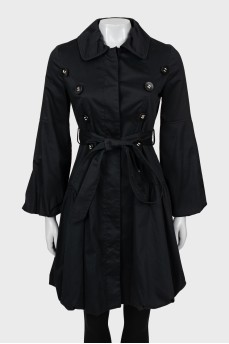 Buttoned raincoat with puff sleeves