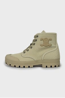 Textile boots with rubber toe