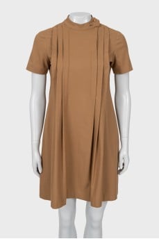 Brown dress with short sleeves