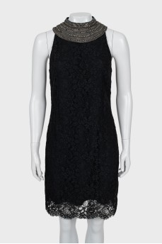 Guipure dress with metal decor
