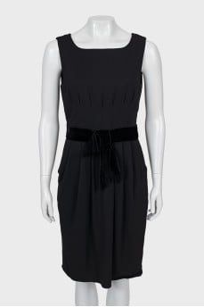 Fitted dress with velour bow