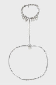 Necklace decorated with rhinestones and pearls