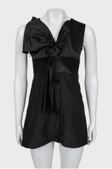 Чорна сукня міні з бантом