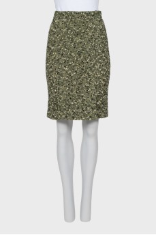 Pencil skirt with slits at the hem