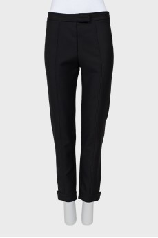 Tapered trousers with raised seams