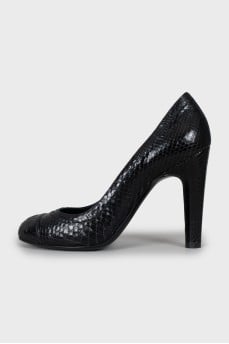 Black snakeskin shoes