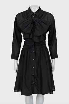 Fitted dress with bow