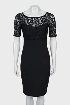 Fitted dress with raised seams