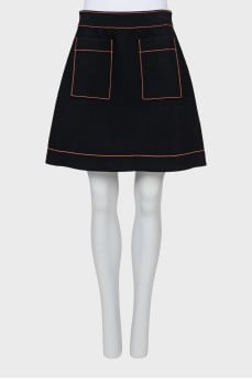Fitted skirt with contrast seams