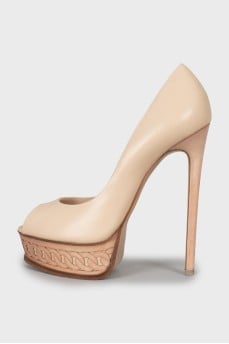 Leather platform shoes with pattern