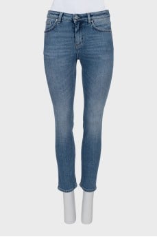 Skinny jeans with patch pockets
