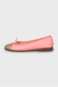 Leather ballet flats with contrast toe