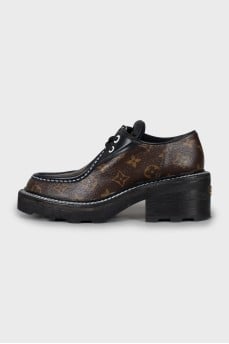 Canvas Derby with Signature Print
