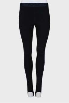 Sports leggings with stripes