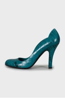 Green shoes with embossed leather