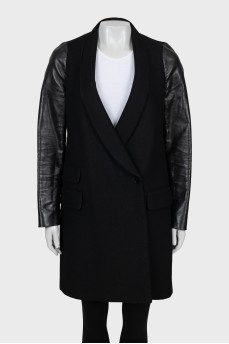 Coat with eco-leather sleeves