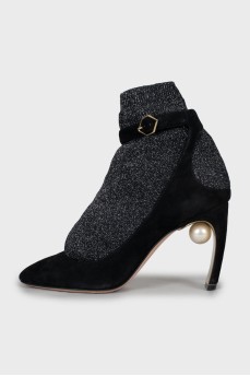Suede shoes with decorative heels