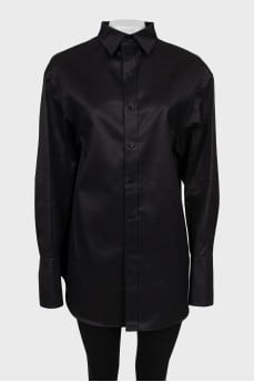 Oversized shirt with tag