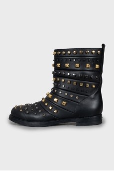 Leather boots with metal rhinestones