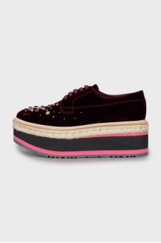 Velour slip-ons with high soles
