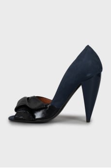 Suede shoes with a figured heel