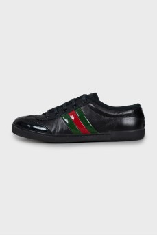 Leather sneakers with patent leather inserts