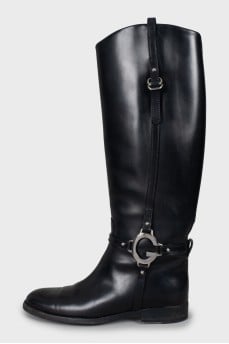 Leather boots with silver decor
