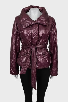 Shortened burgundy down jacket