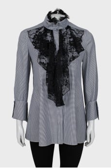 Long blouse with lace