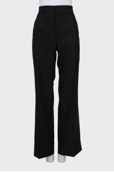 Black straight-cut trousers with creases