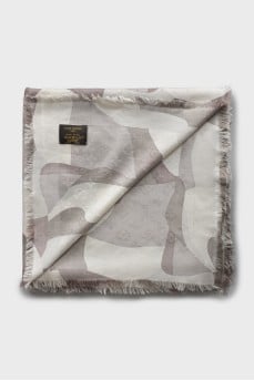 Scarf in a combined print with fringe