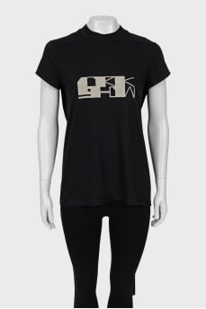 Black T-shirt with text print