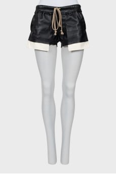 Faux leather shorts with elastic waistband