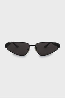 Sunglasses with logo on temples