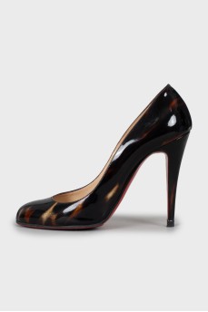 Patent leather shoes with print