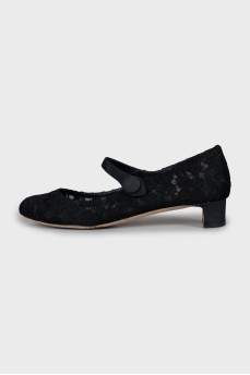 Lace mid heel shoes