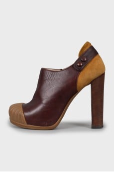 Ankle boots with heels and rubber toe