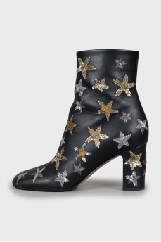 Leather ankle boots decorated with sequins