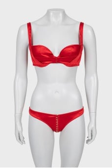 Set of underwear with tag