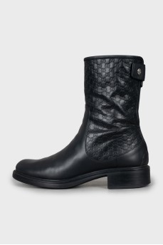 Leather boots with embossed print