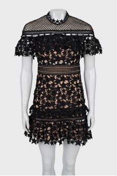 Fitted dress with pattern