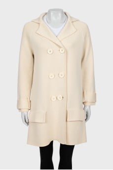 Knitted beige coat