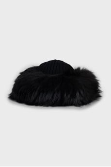 Knitted hat with fur
