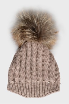 Hat decorated with sequins with a tag