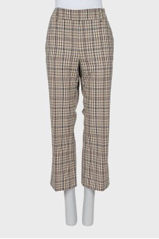 Cropped trousers in a checkered print